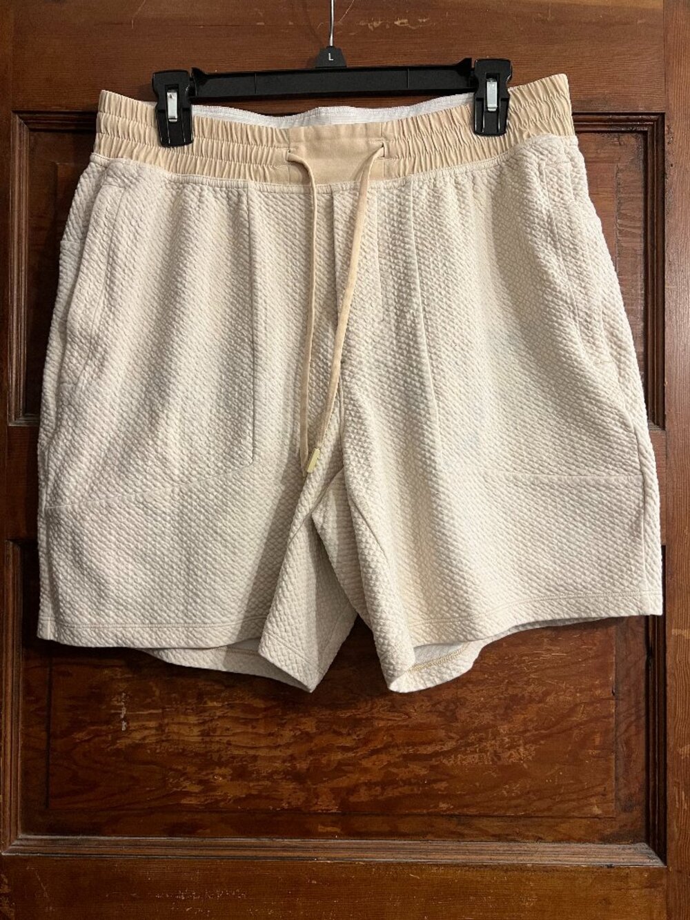 Lululemon Men's At Ease Short 7" Heathered Prosecco/White Size L